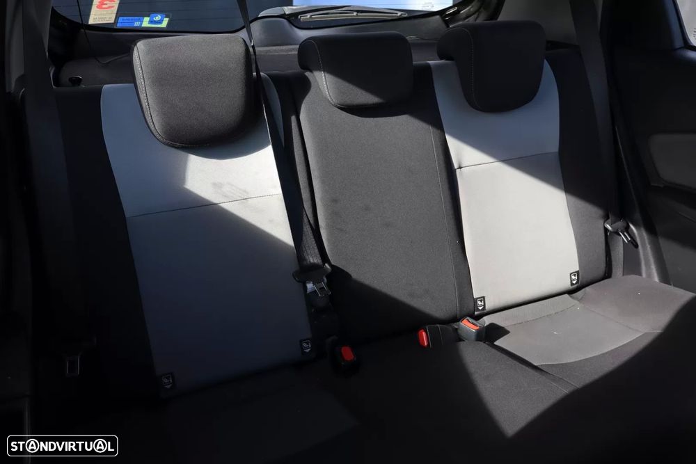 Toyota Yaris 1.5 VVT-i Comfort+P.Style - 5