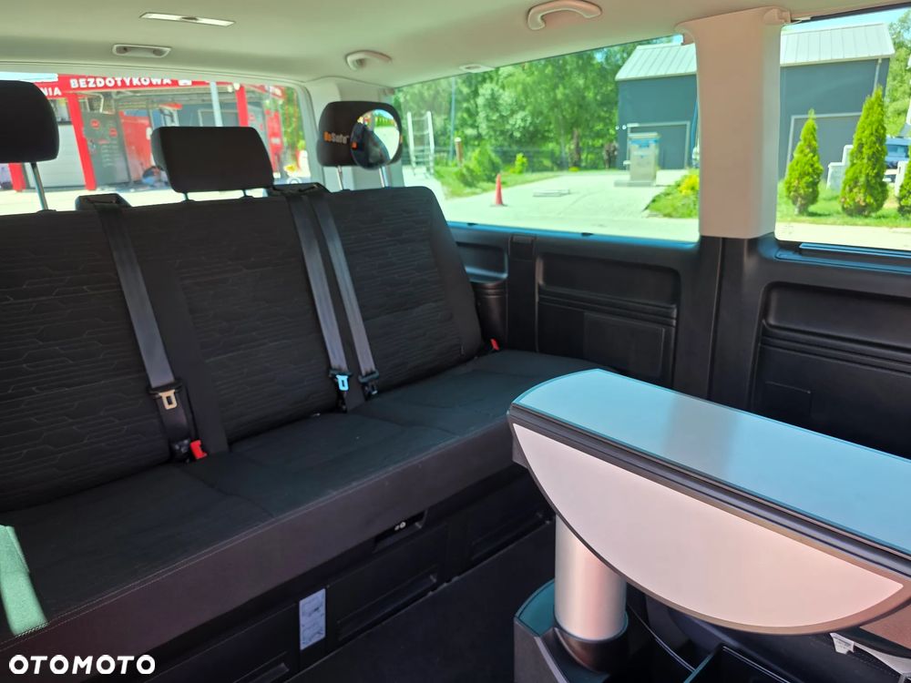 Volkswagen Multivan - 11