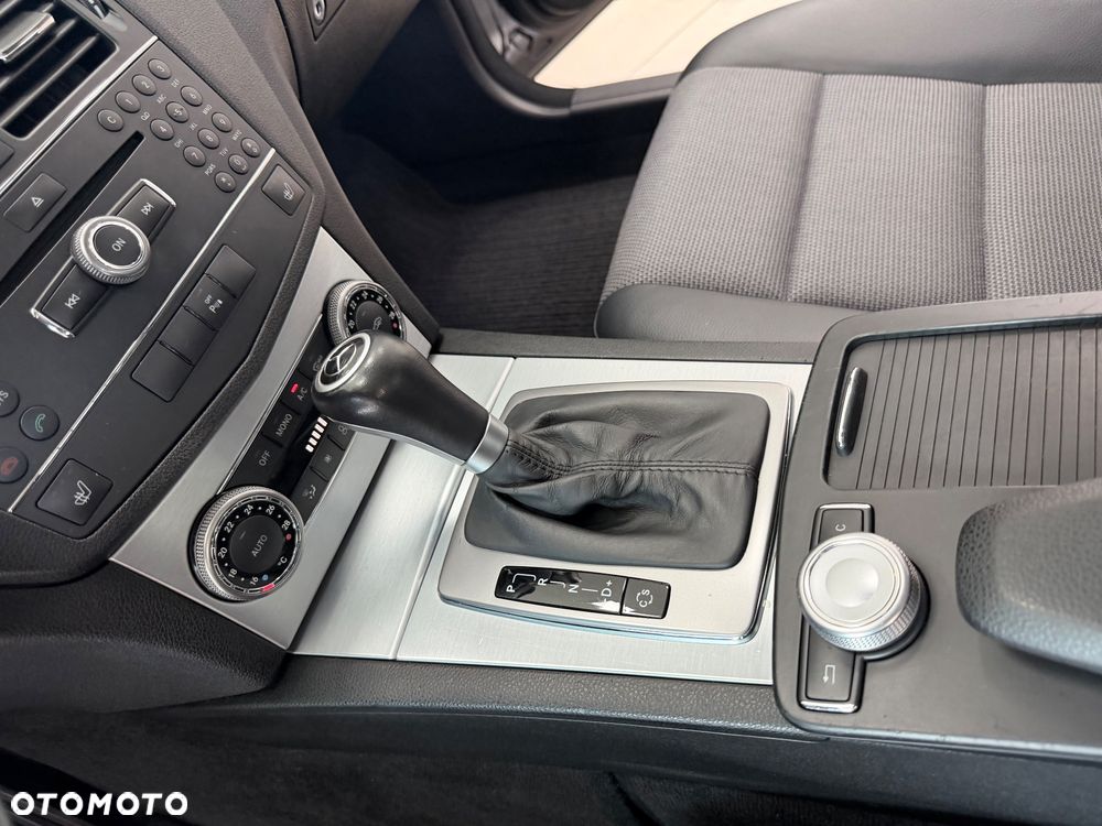 Mercedes-Benz Klasa C 280 4Matic Automatik Avantgarde - 17