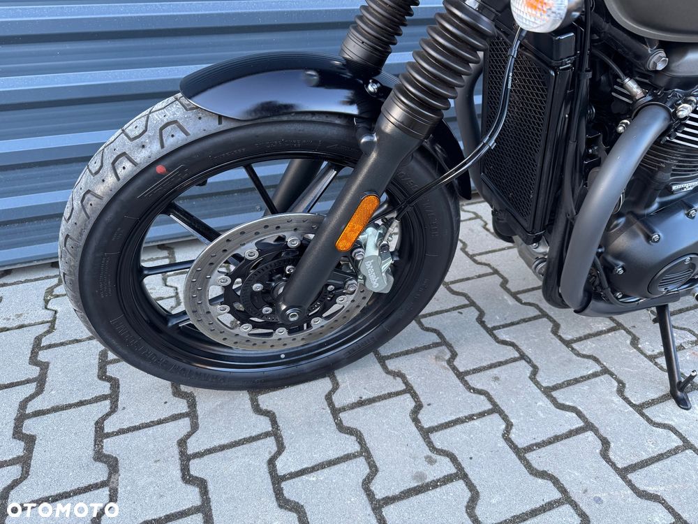 Triumph Street Twin - 14