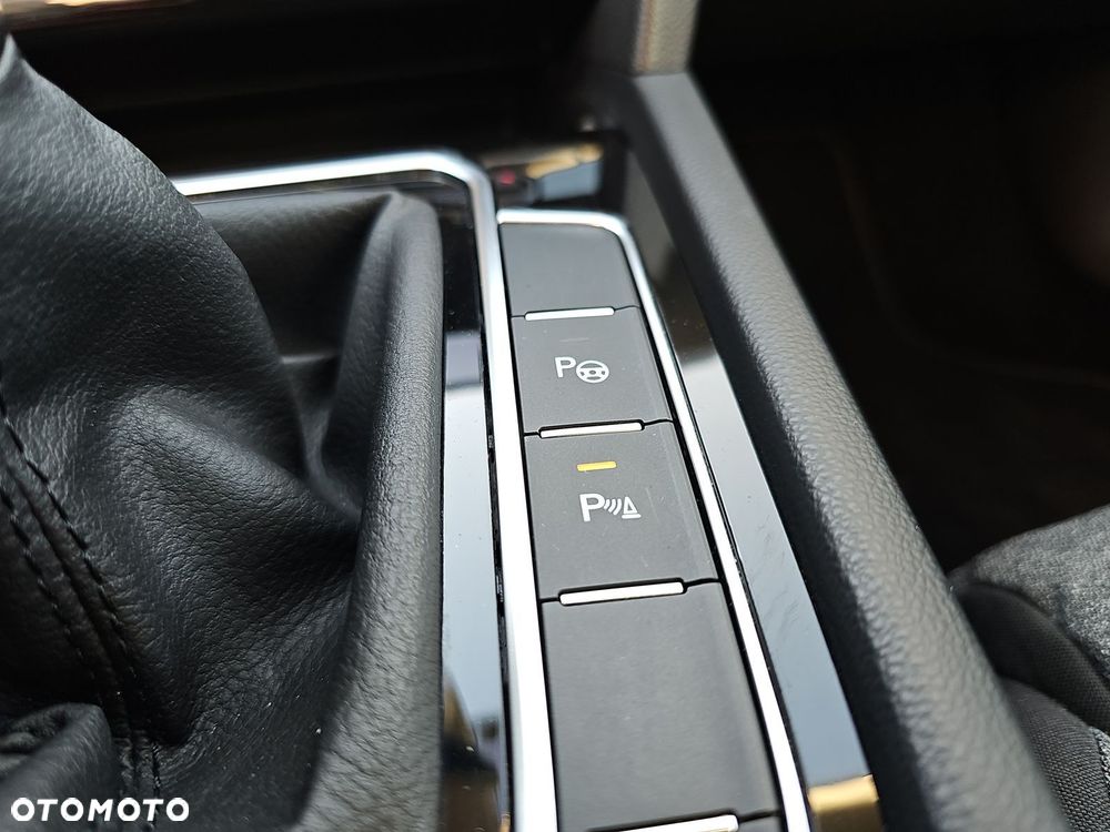 Volkswagen Passat - 27