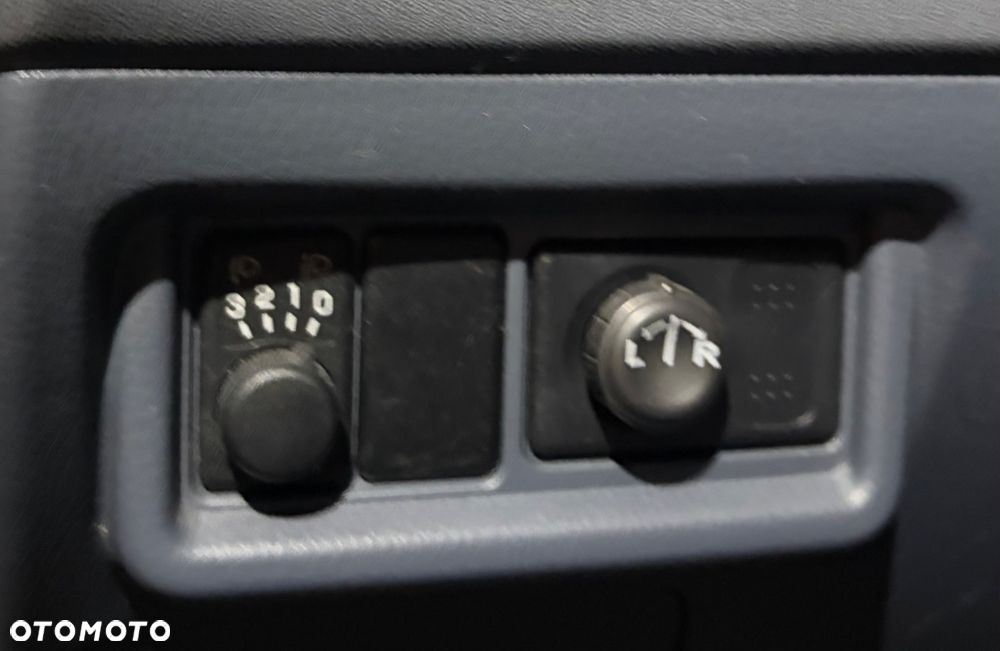 Nissan Primera 1.6 Visia - 19