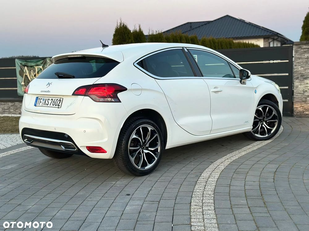 Citroën DS4 BlueHDi 120 S&S SoChic - 18