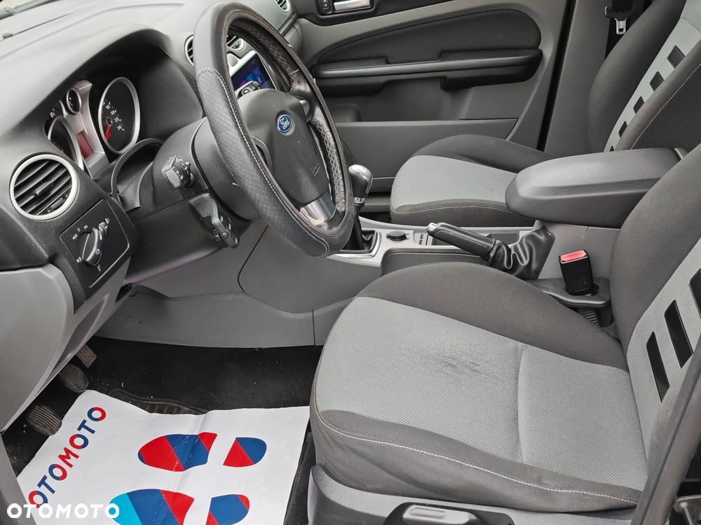 Ford Focus 1.8 TDCi Ghia - 9