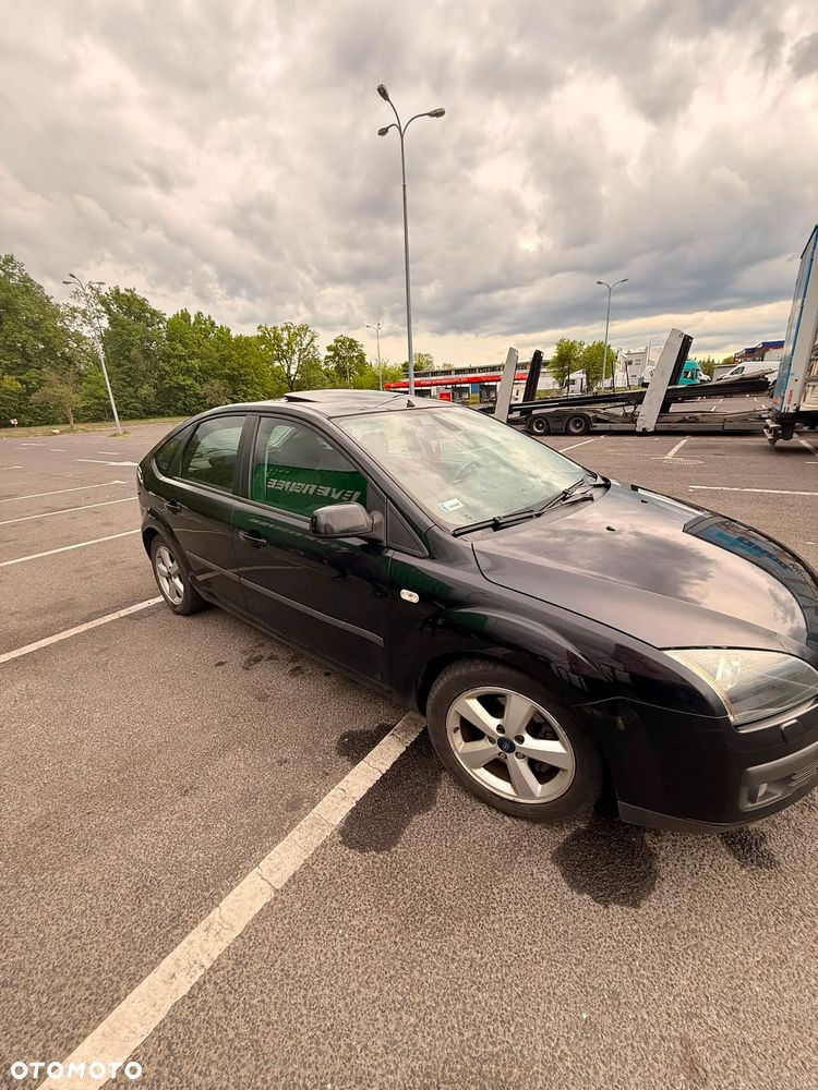 Ford Focus 1.6 Ghia - 10