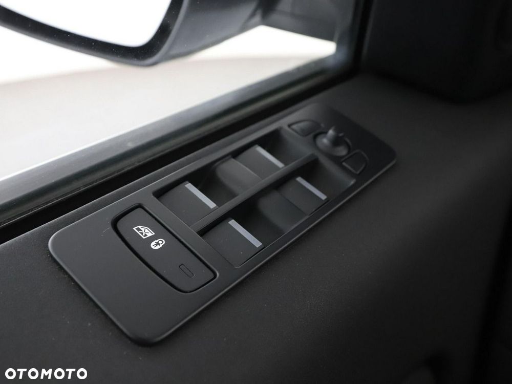Land Rover Discovery Sport 2.0 TD4 SE - 32