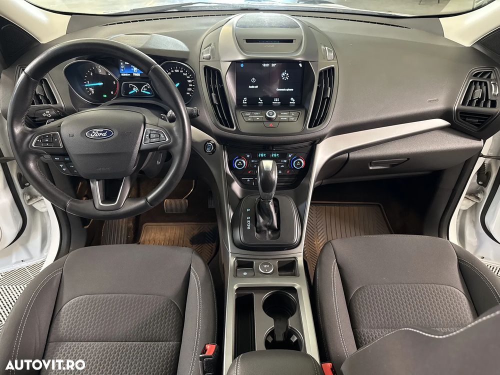 Ford Kuga - 10