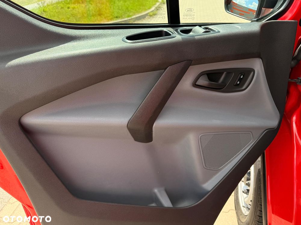Ford TRANSIT CUSTOM - 11