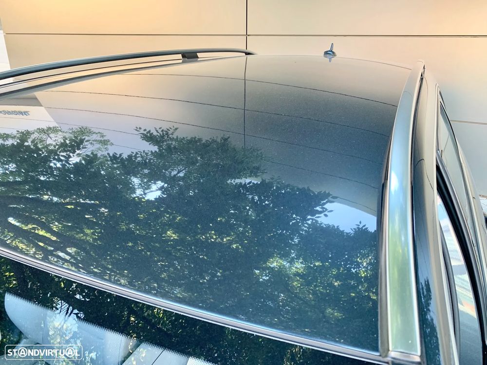 Mercedes-Benz E 300 Bluetec Hybrid Avantgarde - 30