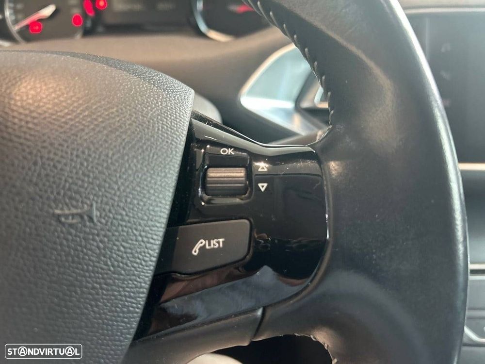 Peugeot 308 SW 1.2 PureTech Allure - 17