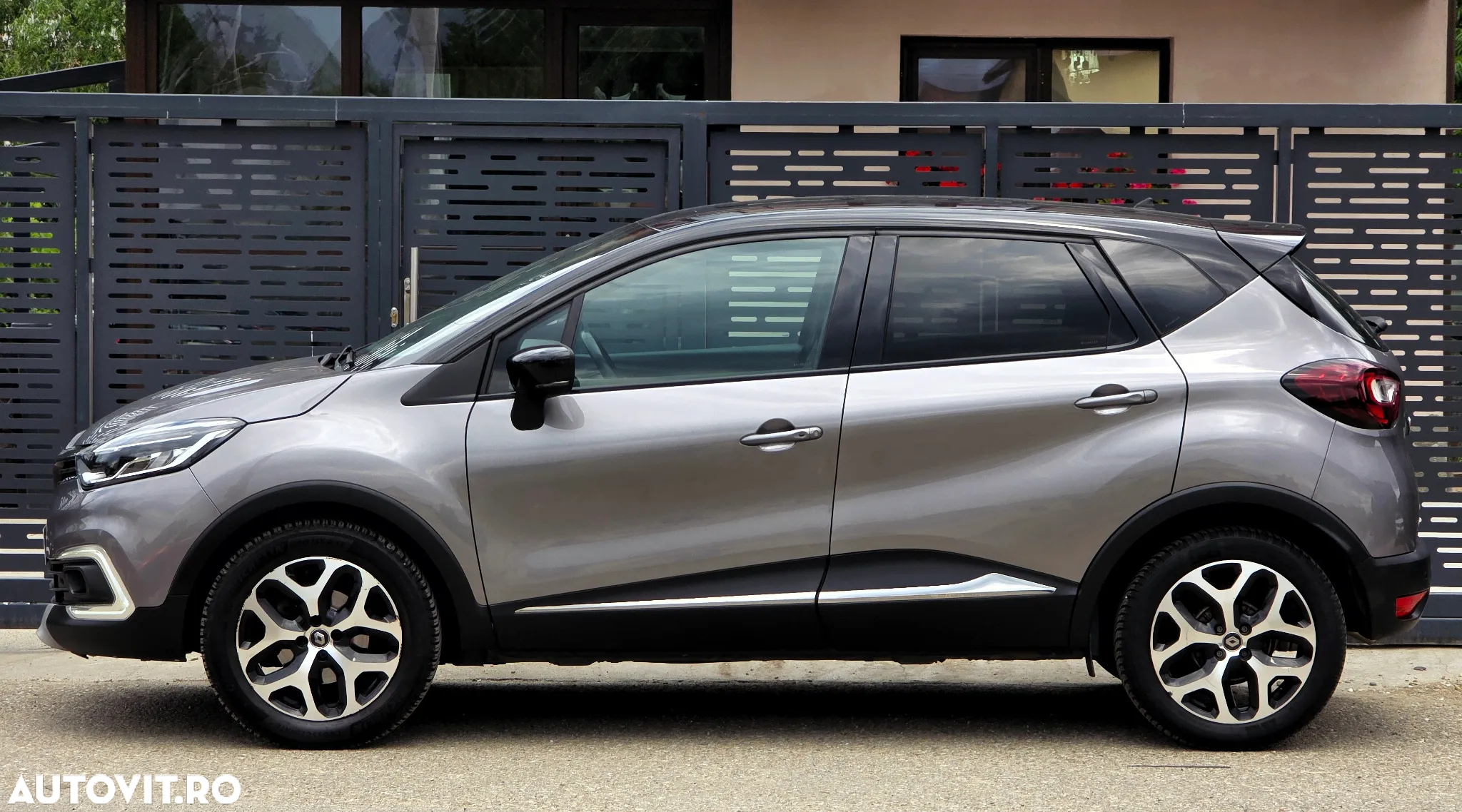 Renault Captur TCe 130 GPF INTENS - 8