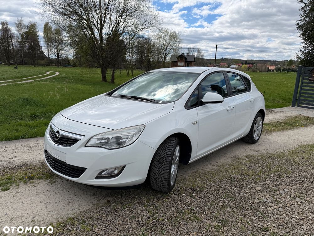 Opel Astra 1.4 Turbo - 11