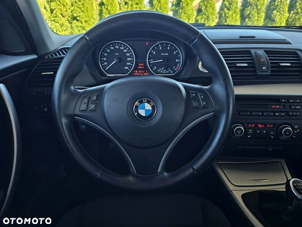 BMW Seria 1 120i - 14