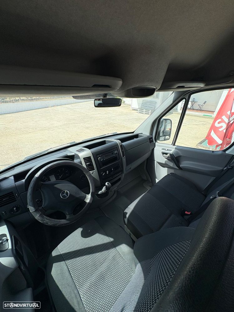 Mercedes-Benz Sprinter - 15