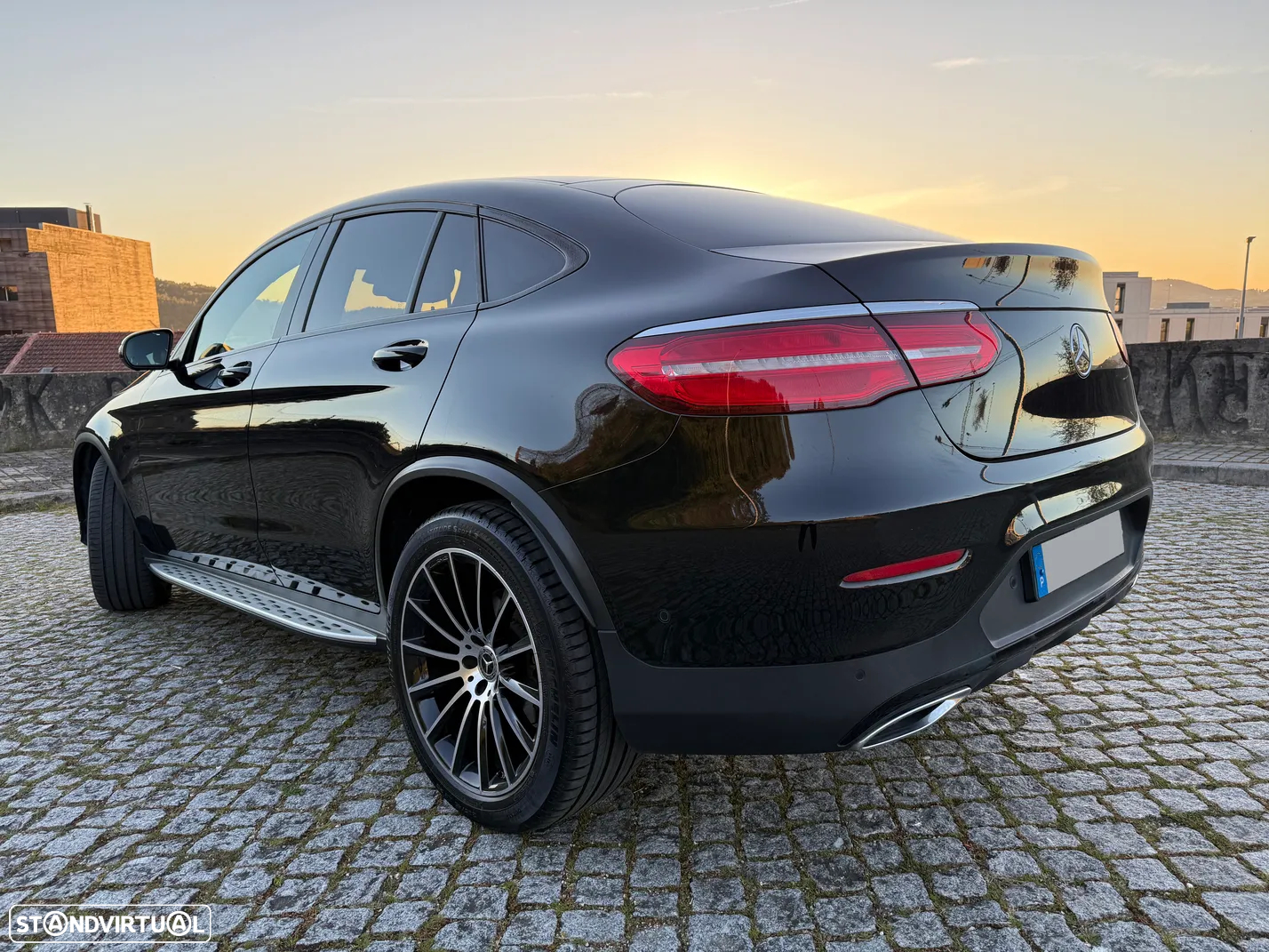 Mercedes-Benz GLC 250 d Coupe 4Matic 9G-TRONIC AMG Line - 4