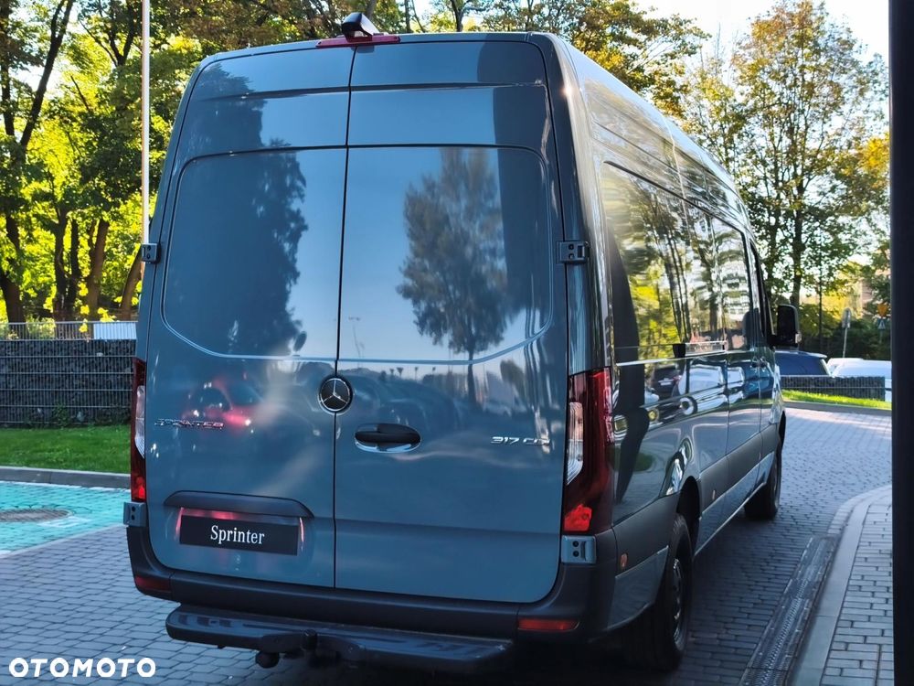 Mercedes-Benz Sprinter - 5