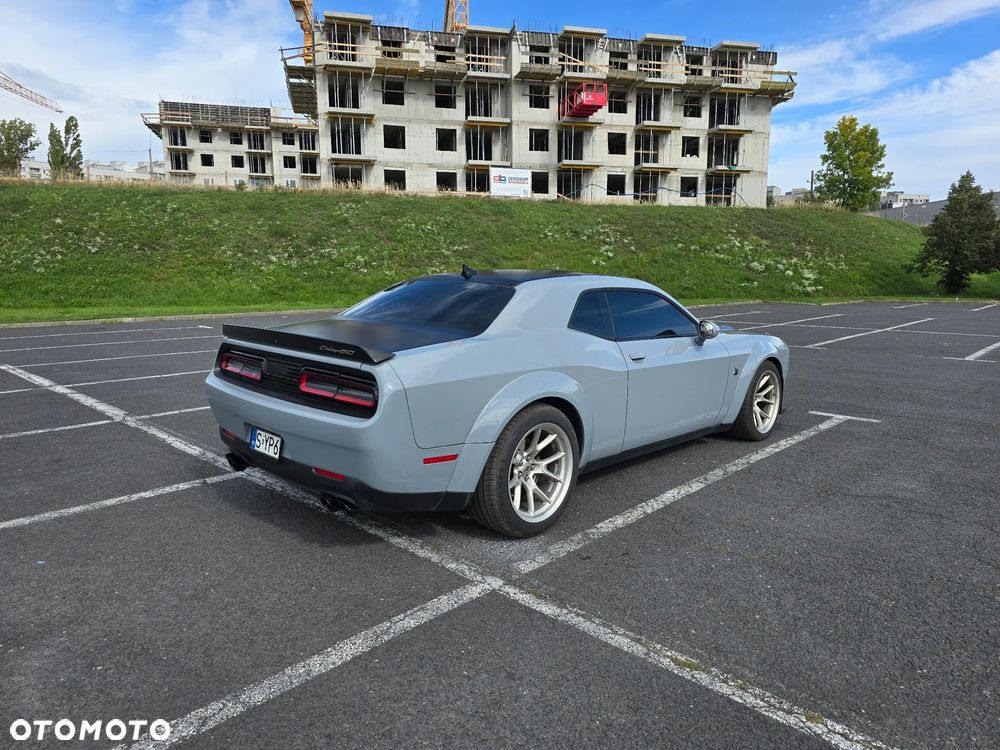 Dodge Challenger - 5