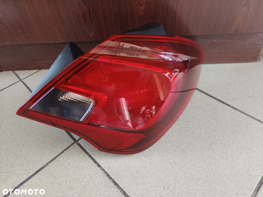 Opel Corsa E 5D prawa lampa tyl  EU - 1