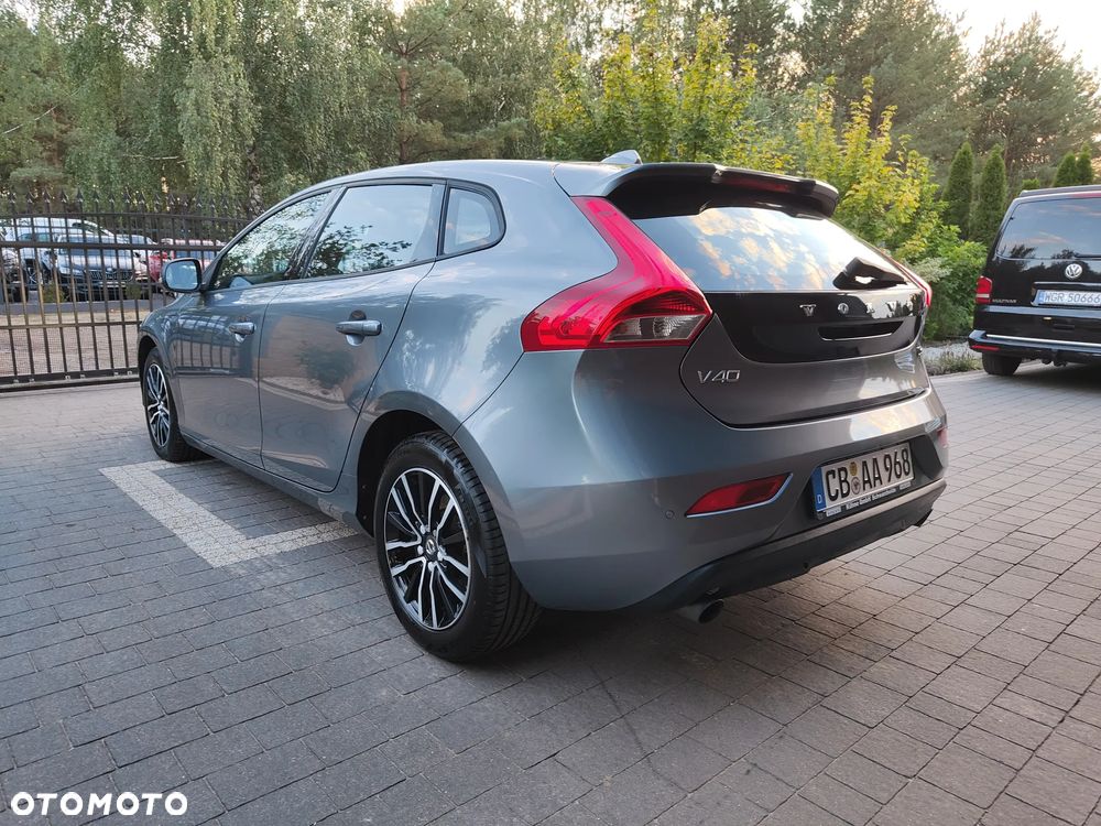 Volvo V40 D3 Momentum - 5