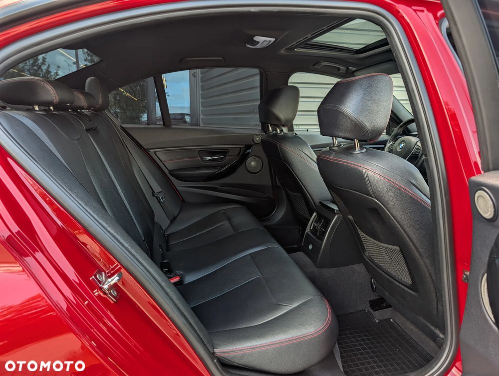 BMW Seria 3 320d Sport-Aut Sport Line - 21