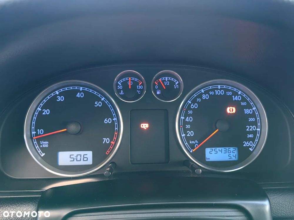 Volkswagen Passat 1.8T Comfortline - 19