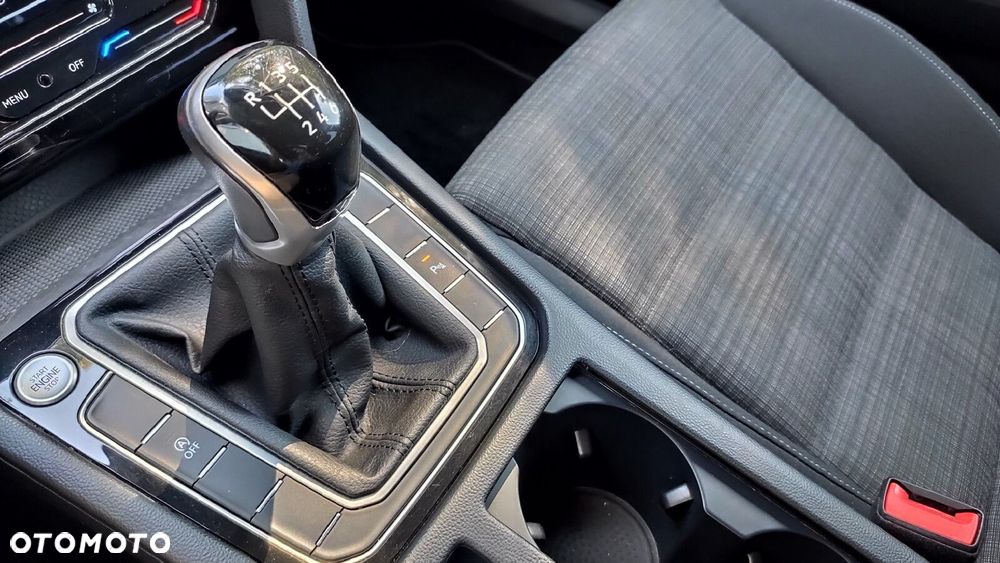 Volkswagen Passat - 23