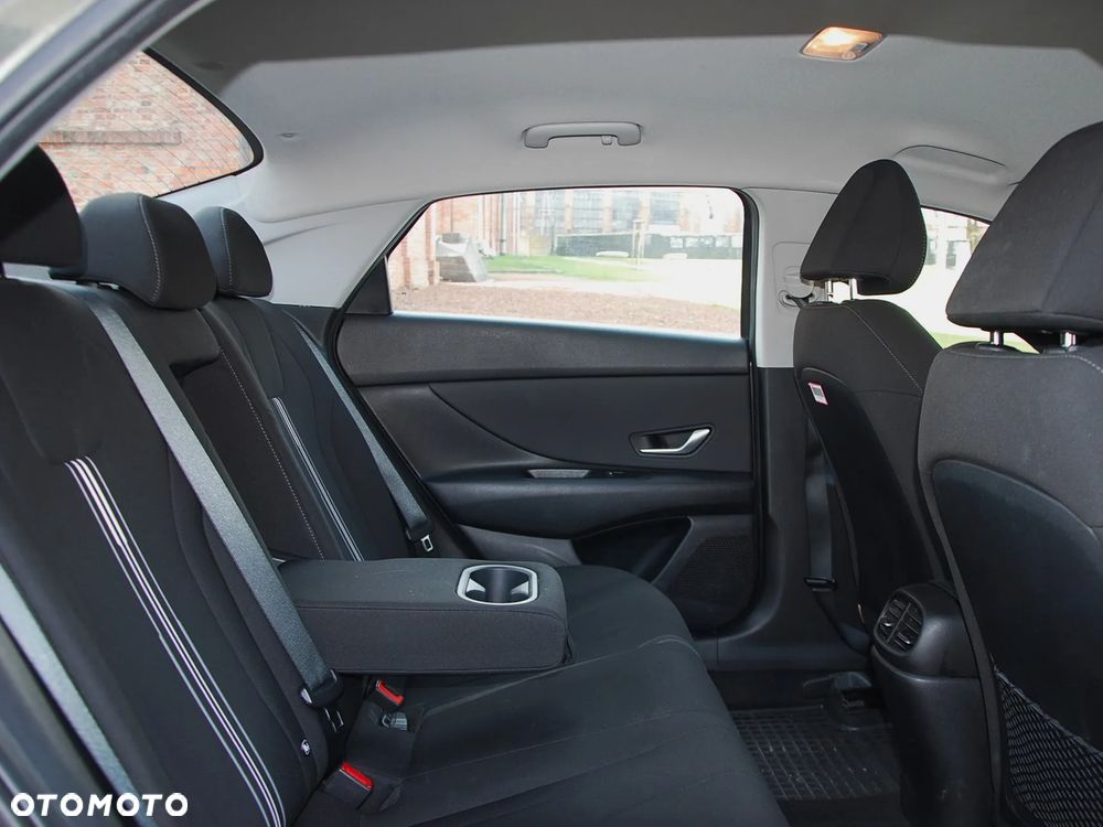 Hyundai Elantra 1.6 Smart - 11