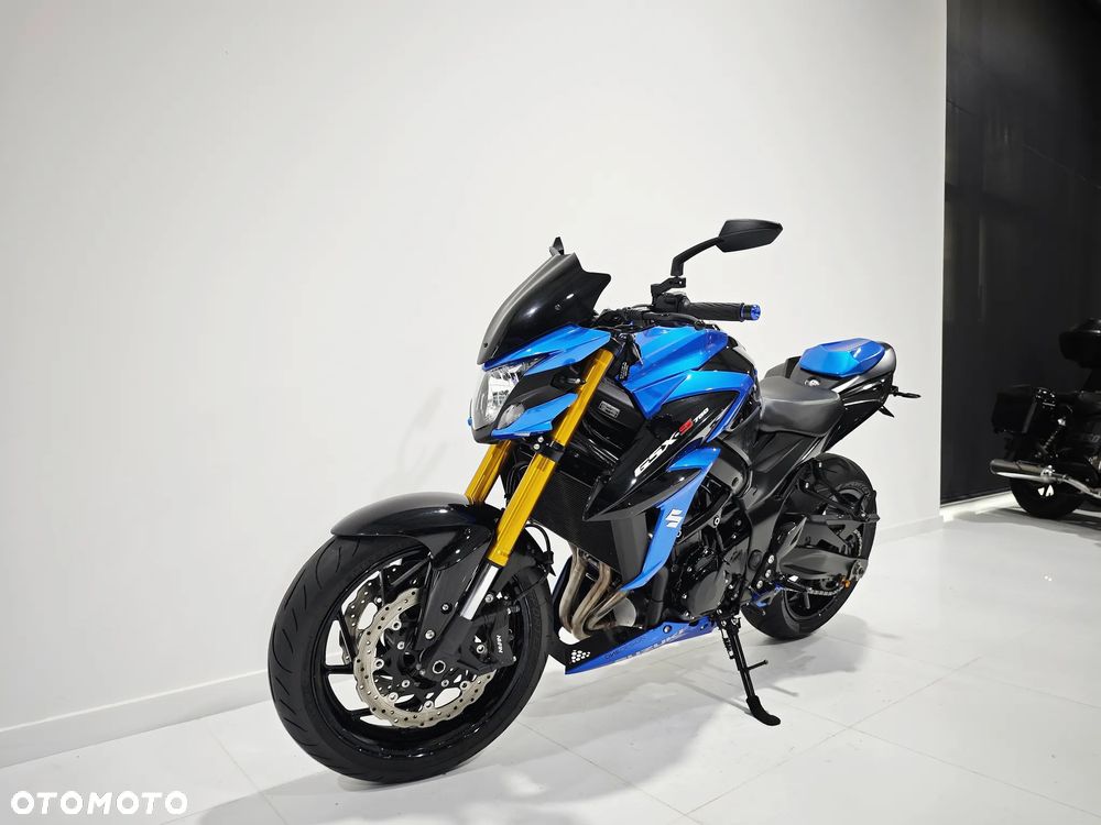 Suzuki GSX - 3