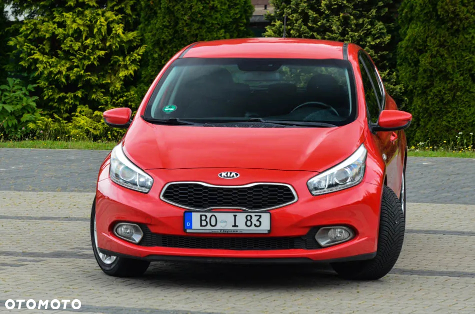 Kia Ceed 1.6 CRDi 128 Fifa World Cup Edition - 7