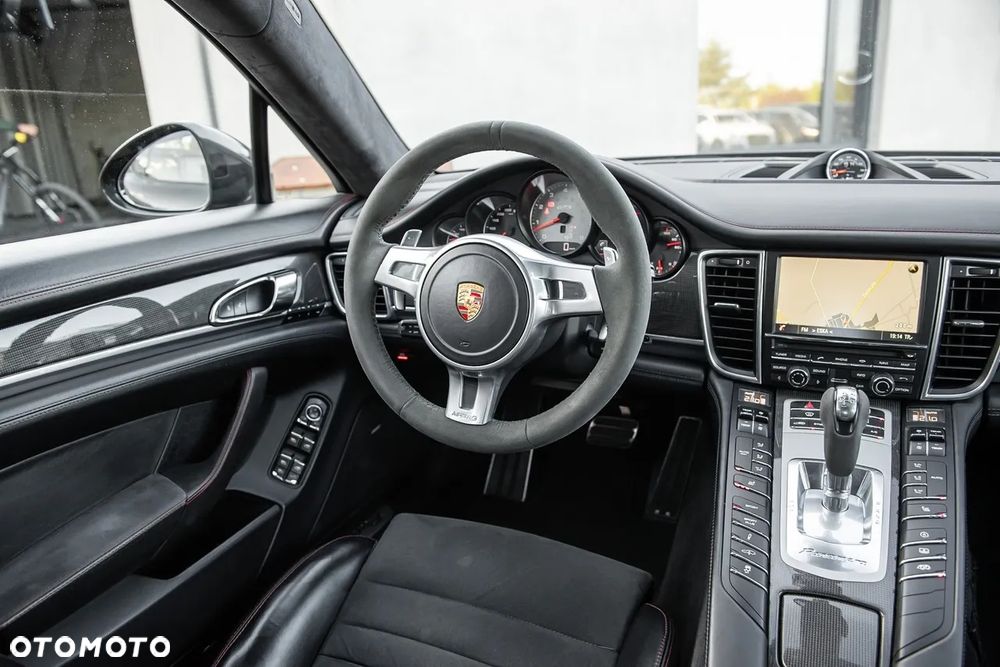 Porsche Panamera GTS - 16