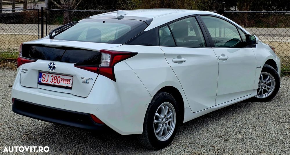 Toyota Prius Hybrid Executive - 9