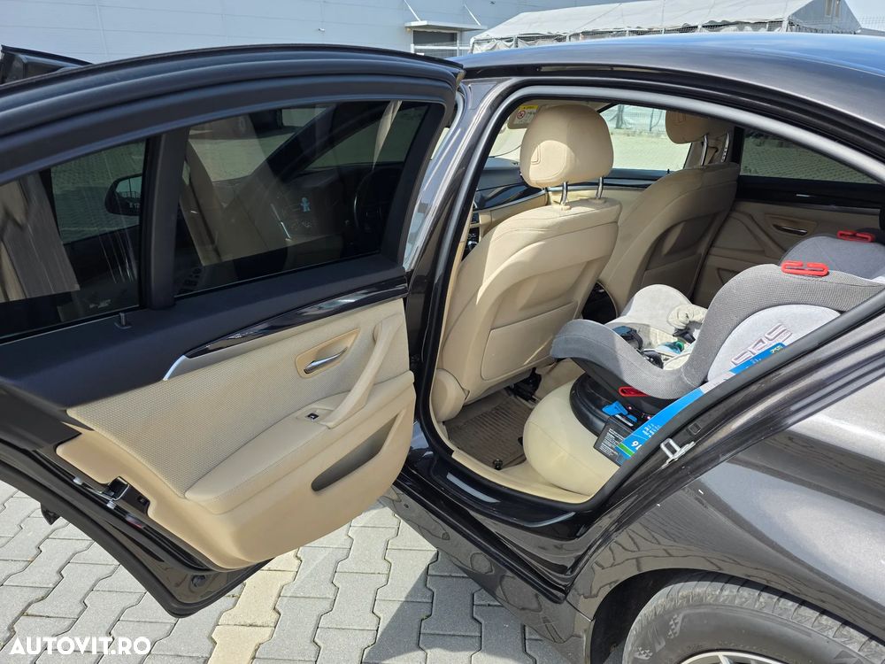 BMW Seria 5 520d xDrive AT - 19
