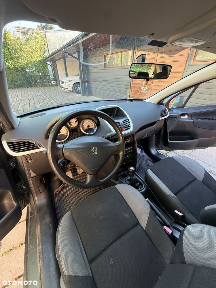 Peugeot 207 1.4 - 7