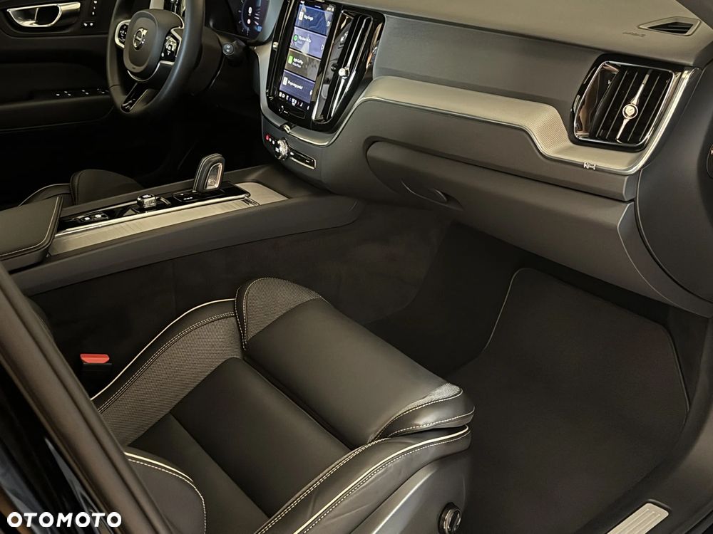 Volvo XC 60 B4 D Ultimate Dark - 17