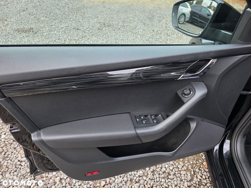 Skoda Octavia 1.6 TDI DSG Premium Edition - 12