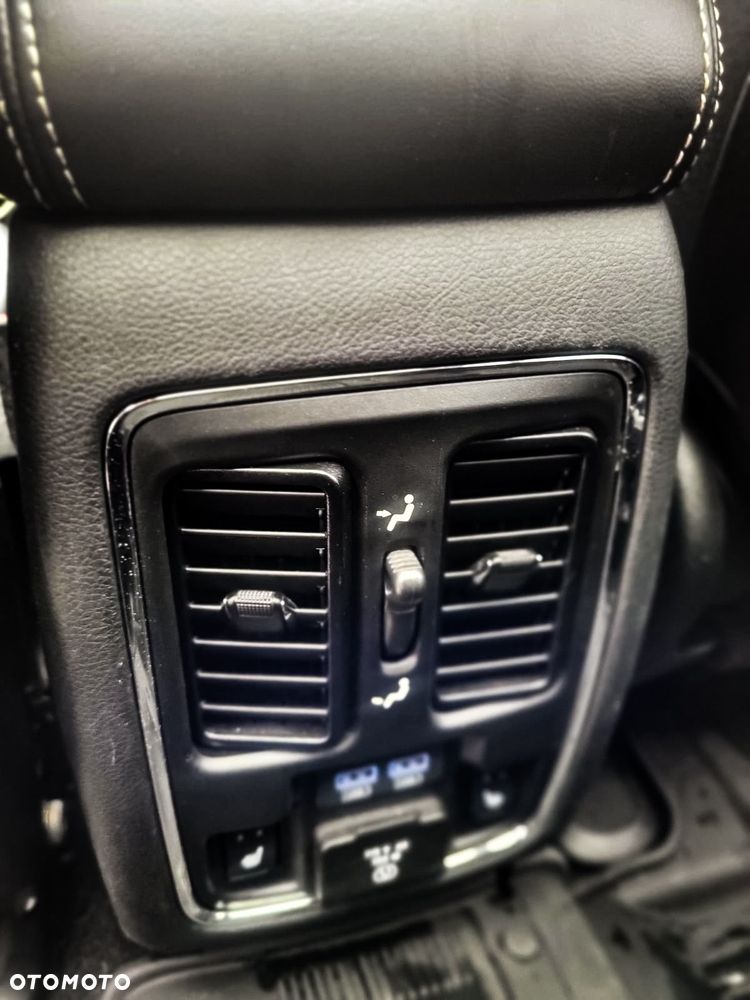 Jeep Grand Cherokee - 17