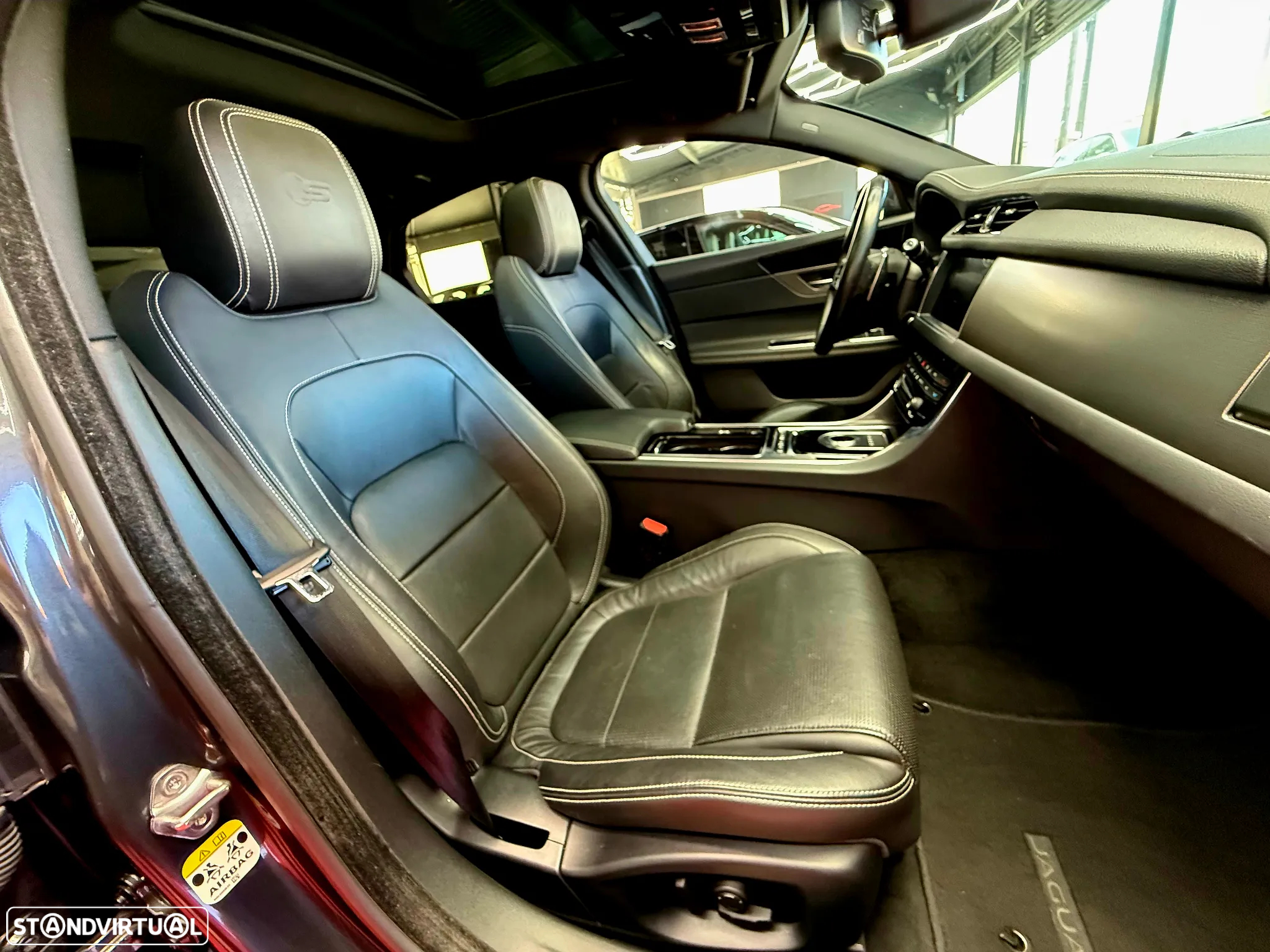 Jaguar XF 3.0 TDV6 300 Sport - 18