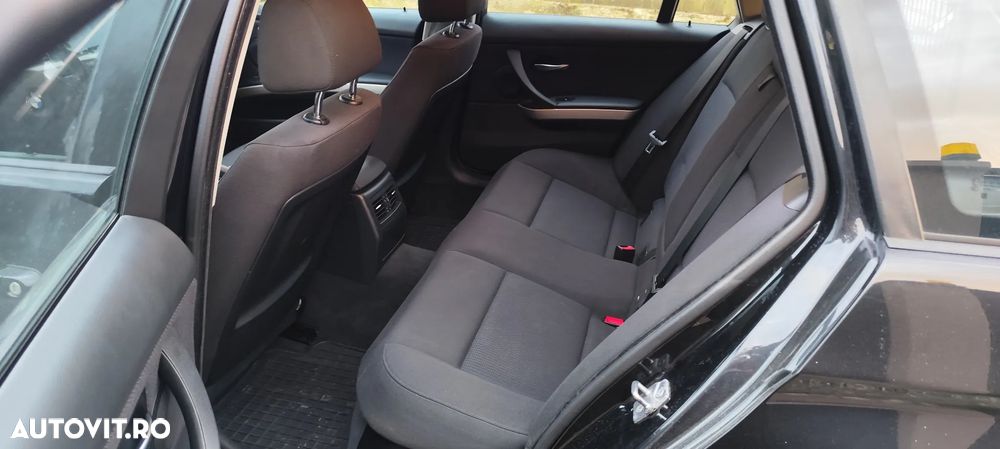 BMW Seria 3 318d - 10
