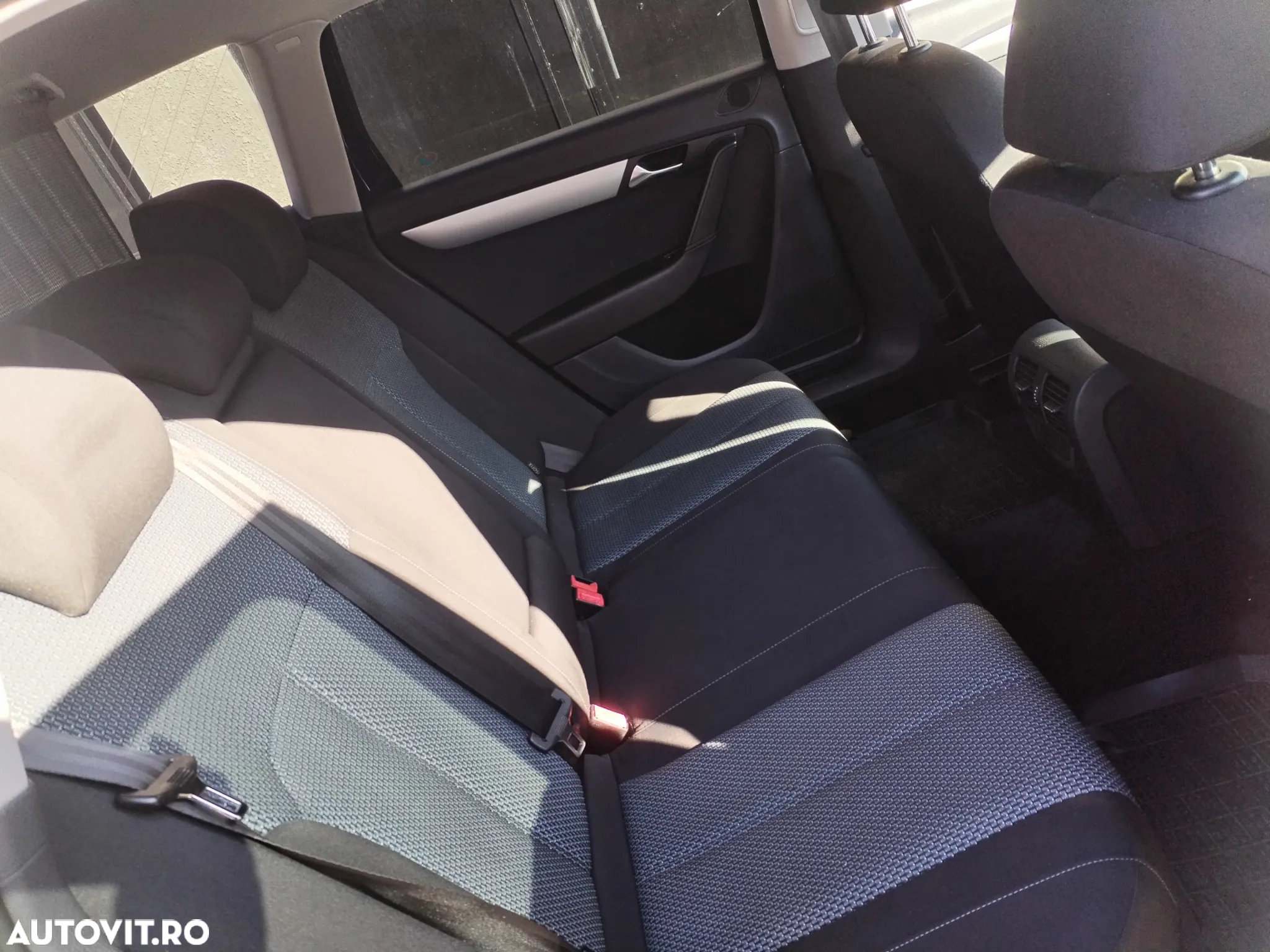 Volkswagen Passat Variant 1.6 TDI BlueMotion - 4
