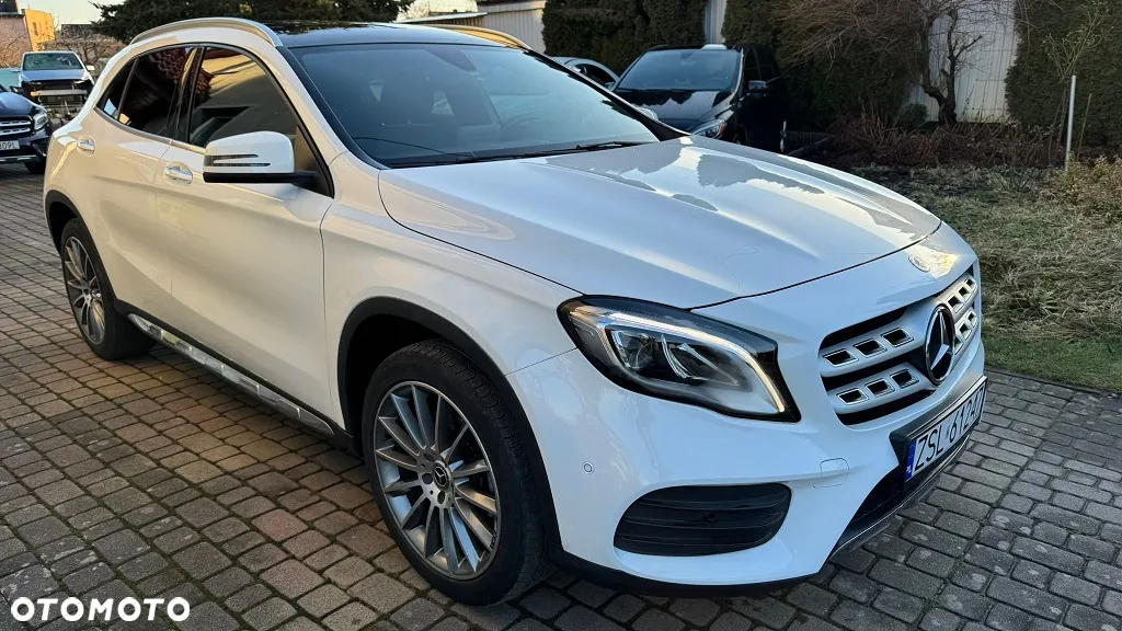 Mercedes-Benz GLA 250 4Matic 7G-DCT AMG Line - 3