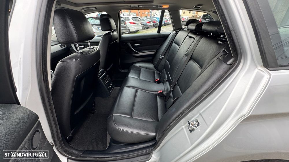 BMW 320 d Exclusive - 12