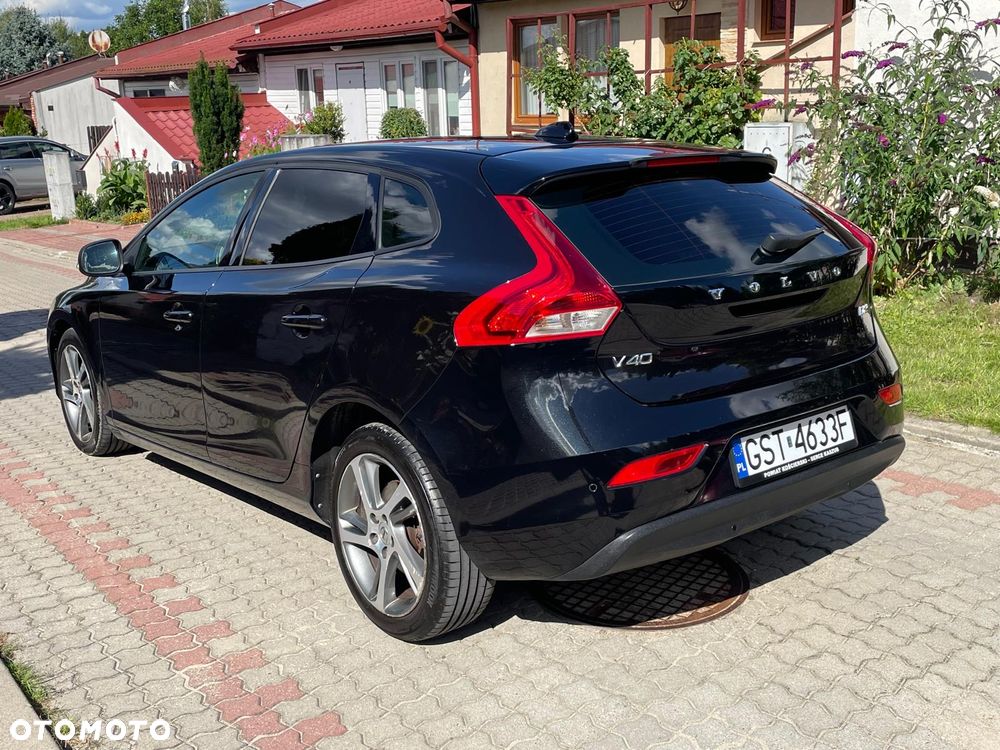 Volvo V40 D2 Drive-E R-Design Momentum - 5