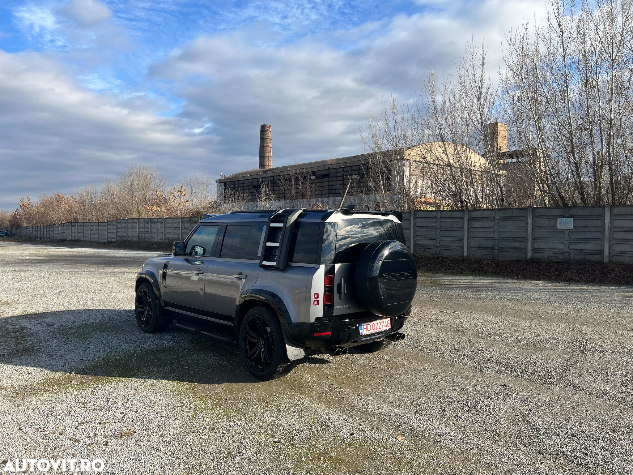 Land Rover Defender 110 2.0P 300 HSE - 9