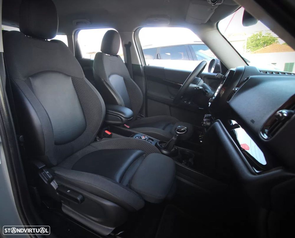 MINI Countryman Cooper SE ALL4 Auto - 22