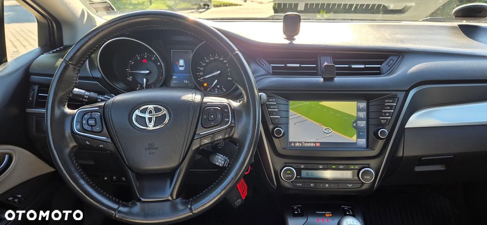 Toyota Avensis 1.8 Premium - 13