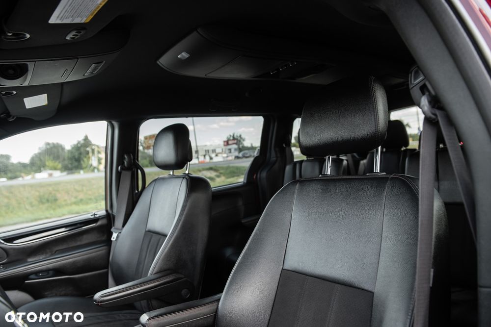 Dodge Grand Caravan 3.6 R/T - 19