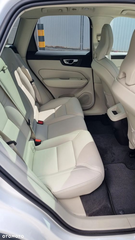 Volvo XC 60 B4 D AWD Inscription - 5