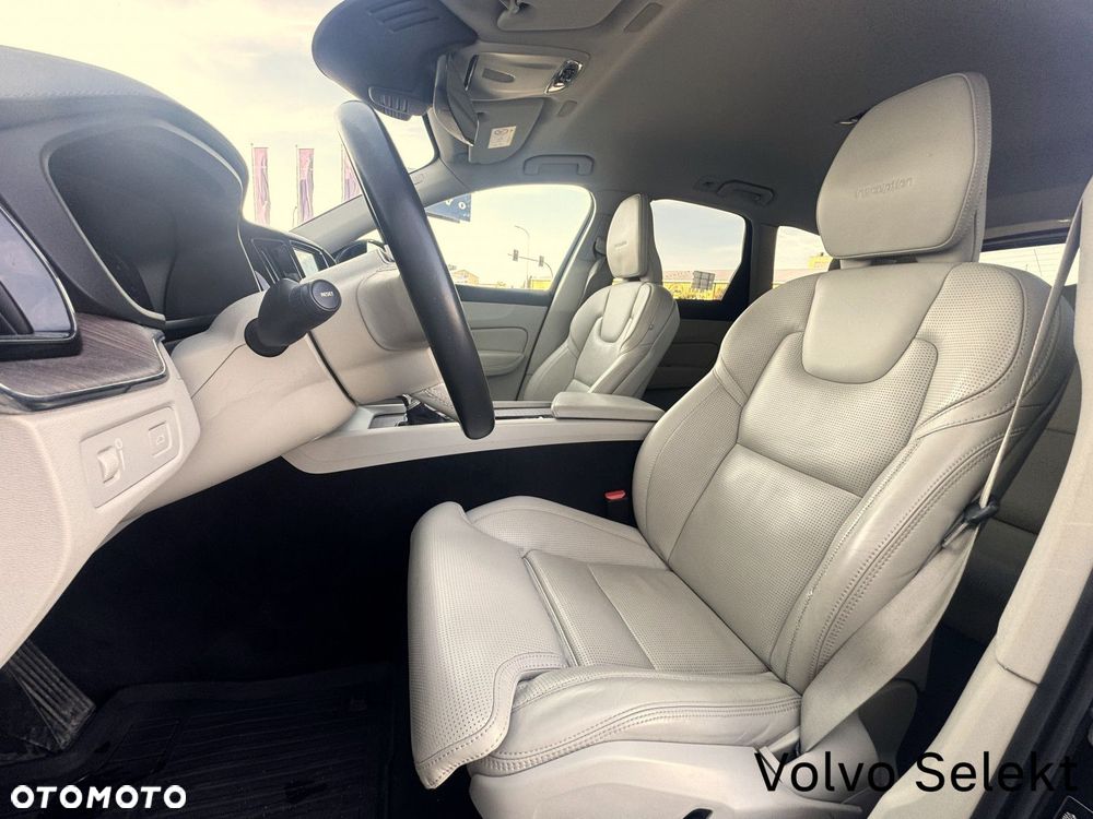 Volvo XC 60 - 32