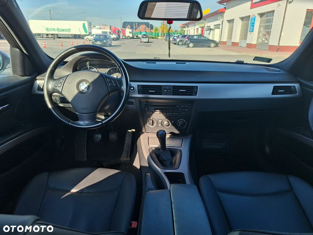 BMW Seria 3 - 24