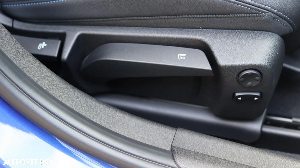 BMW Seria 3 330i Aut. M Sport - 28